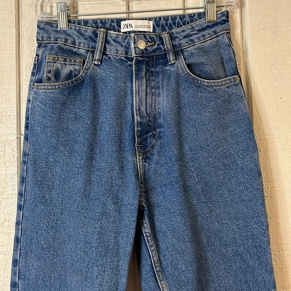 Zara Mom Fit Jeans, size 2. - Picture 6 of 8